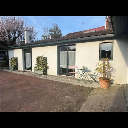 Cottage Les Ecuries Du Faubourg Bethune Exterior photo